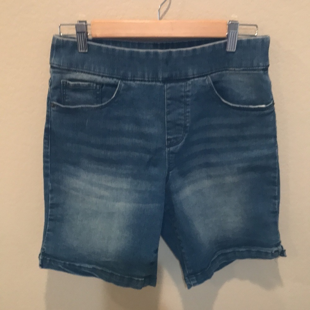 DKNY Denim pull On Elastic Waist 3 Pocket Bermuda Shorts-Size S